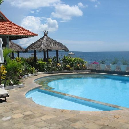 Kembali Beach Bungalows 아메드 외부 사진