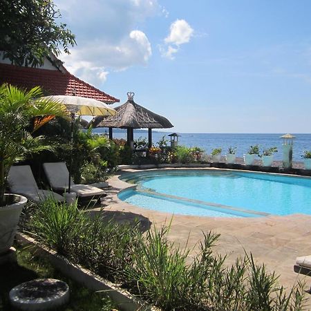 Kembali Beach Bungalows 아메드 외부 사진