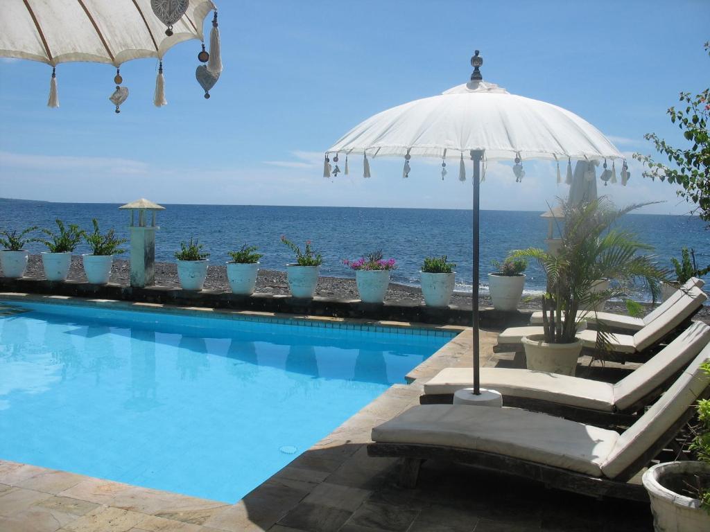 Kembali Beach Bungalows 아메드 외부 사진