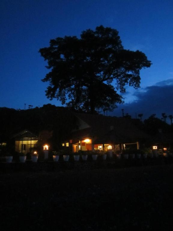 Kembali Beach Bungalows 아메드 외부 사진