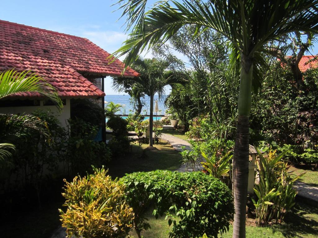Kembali Beach Bungalows 아메드 외부 사진