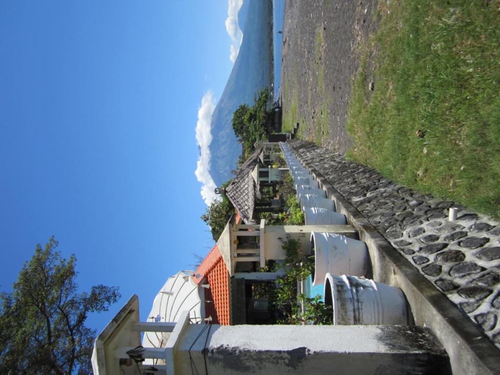 Kembali Beach Bungalows 아메드 외부 사진